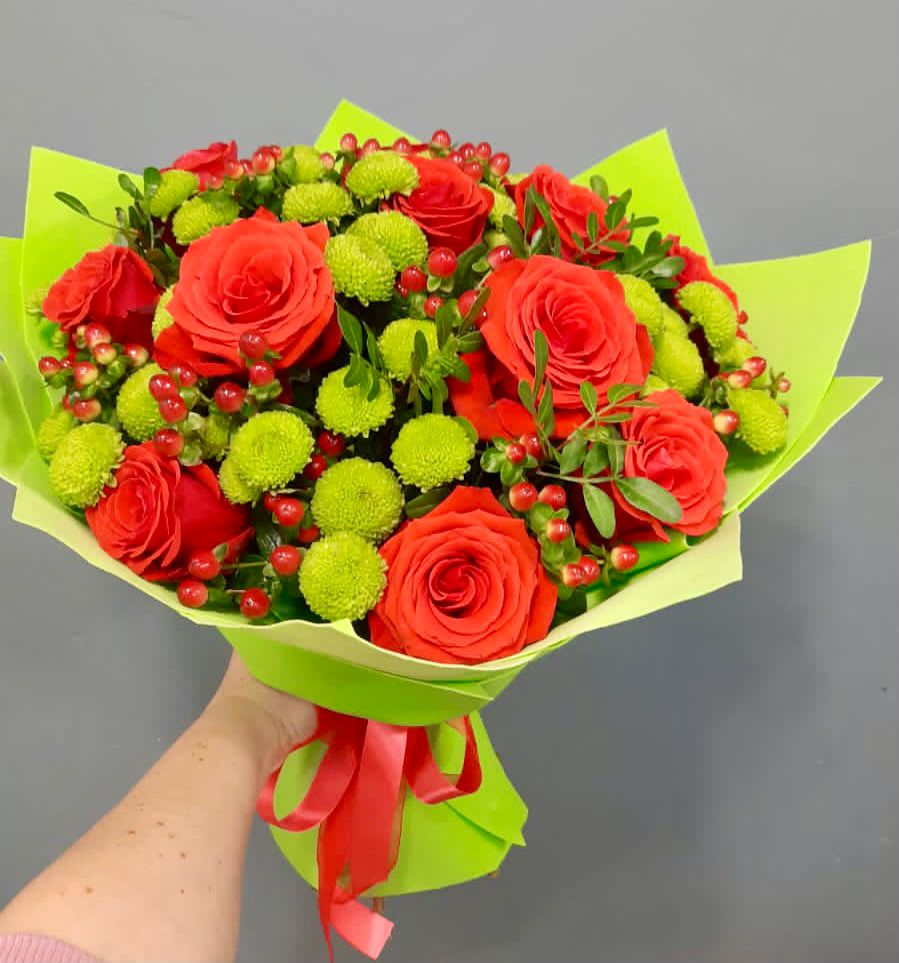 Букет цветов из: Хризантемы и Розы в Хороле