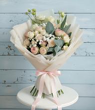 Букет цветов из:  Розы и Лизиантусы в Хороле