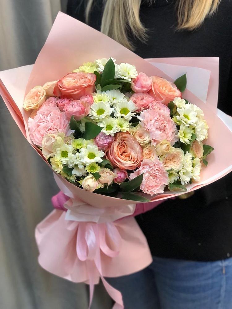 Букет цветов из: Гвоздики, Розы и Хризантемы в Хороле