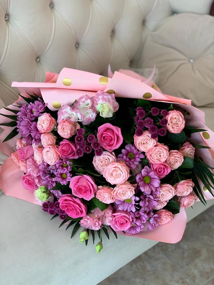 Букет цветов из: Хризантемы, Розы и Лизиантусы в Хороле