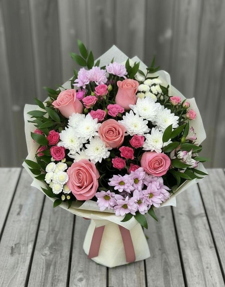 Букет цветов из: Альстромерии, Гвоздики, Розы и Хризантемы в Хороле