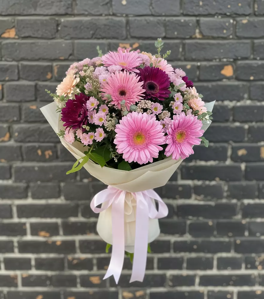 Букет цветов из: Герберы и Хризантемы в Хороле