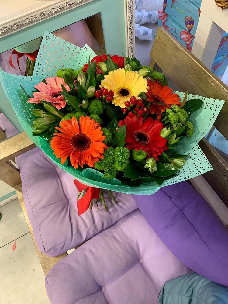 Букет цветов из: Герберы, Хризантемы и Альстромерии в Хороле