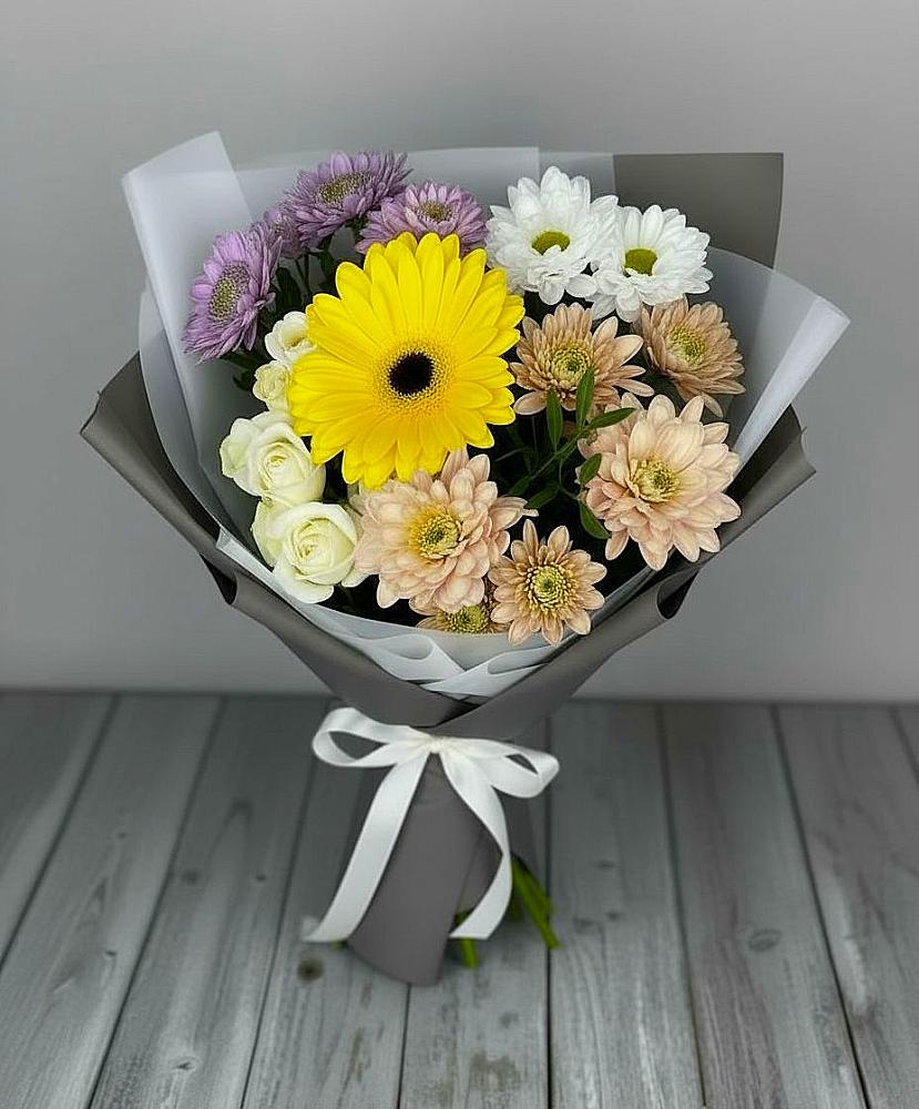 Букет цветов из: Розы, Герберы и Хризантемы в Хороле