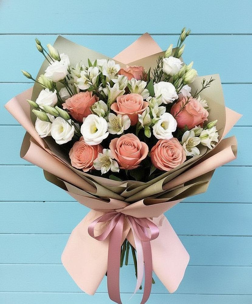 Букет цветов из: Розы, Альстромерии и Лизиантусы в Хороле