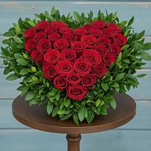 Цветочная композиция из Розы в виде сердца в Хороле