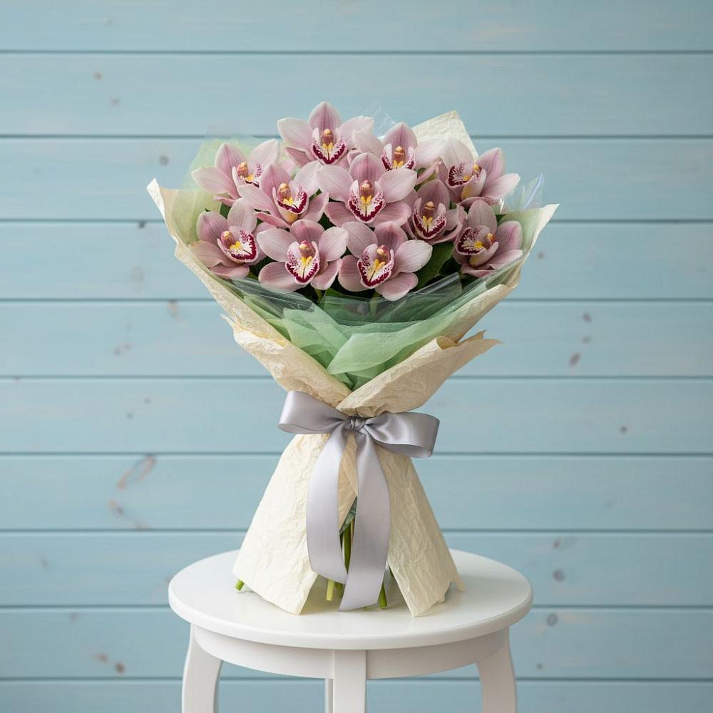 Букет цветов из: Орхидеи и Розы в Хороле