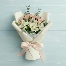 Букет цветов из:  Альстромерии в Хороле