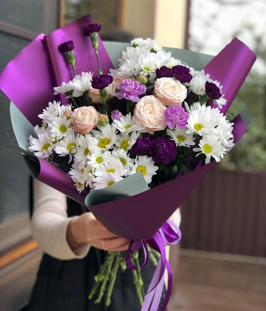 Букет цветов из: Хризантемы, Гвоздики и Розы в Хороле