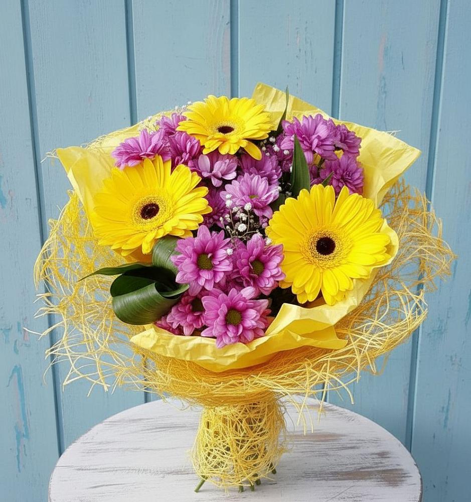Букет цветов из: Хризантемы и Герберы в Хороле
