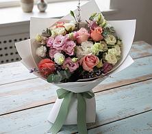 Букет цветов из:  Розы, Лизиантусы и Гвоздики #REPLACE_PRED# Хороле