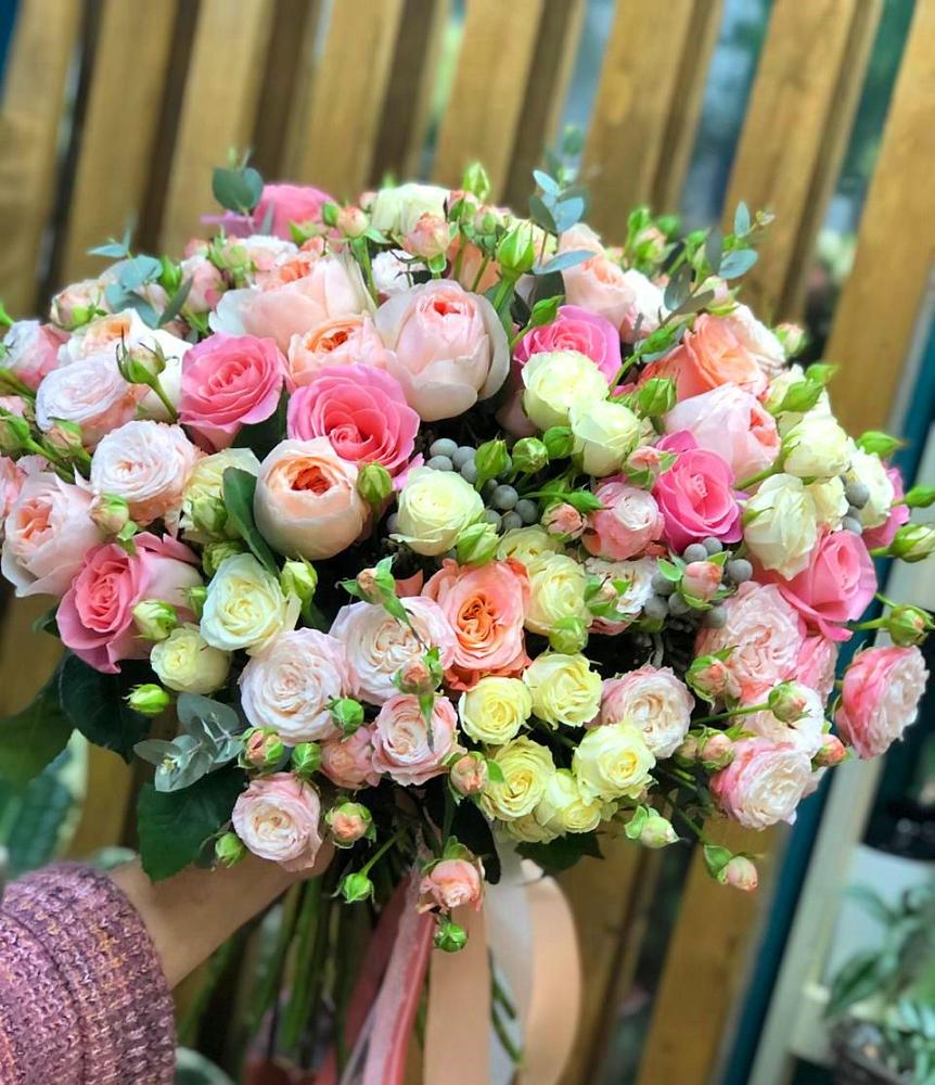 Букет цветов из: Розы в Хороле