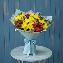 Букет цветов из:  Альстромерии и Хризантемы в Хороле