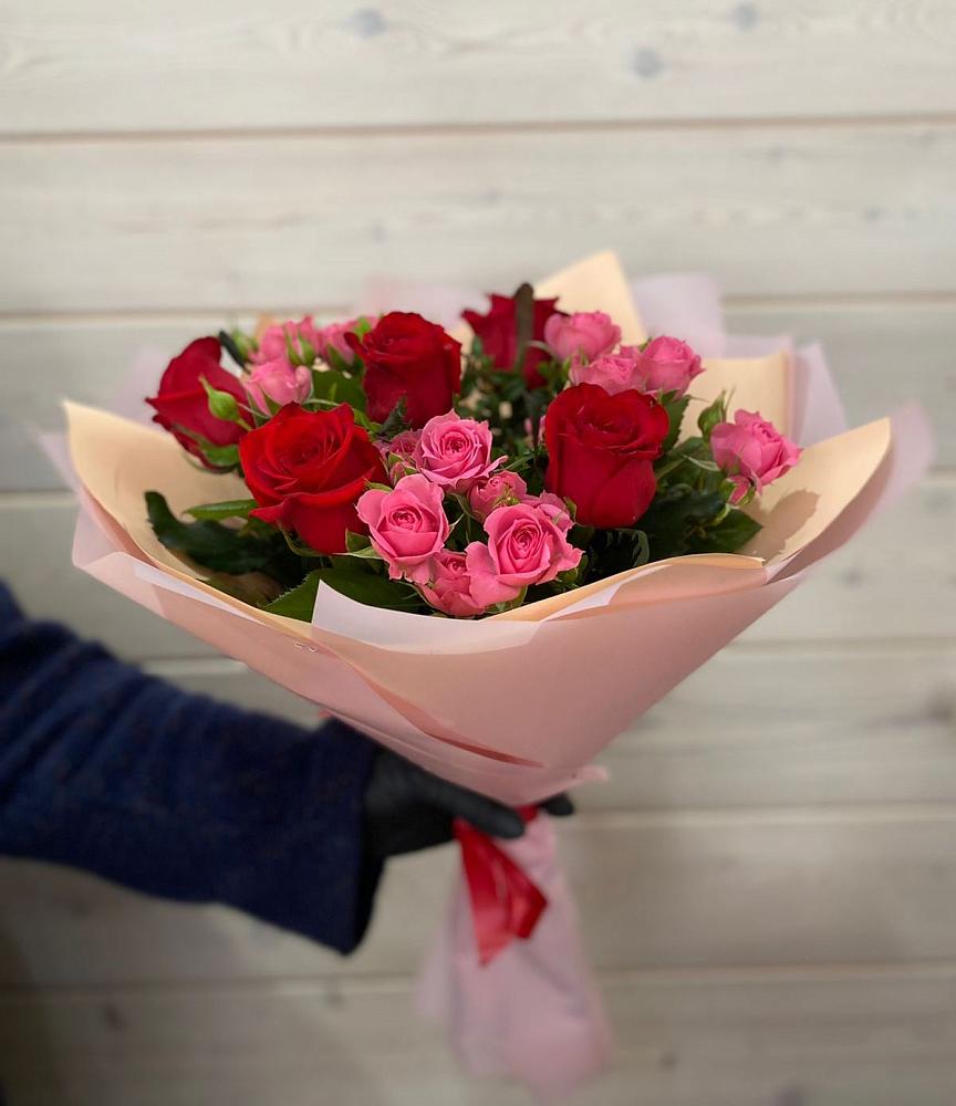 Букет цветов из: Розы в Хороле