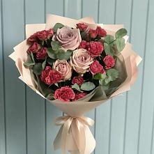 Букет цветов из:  Гвоздики и Розы в Хороле