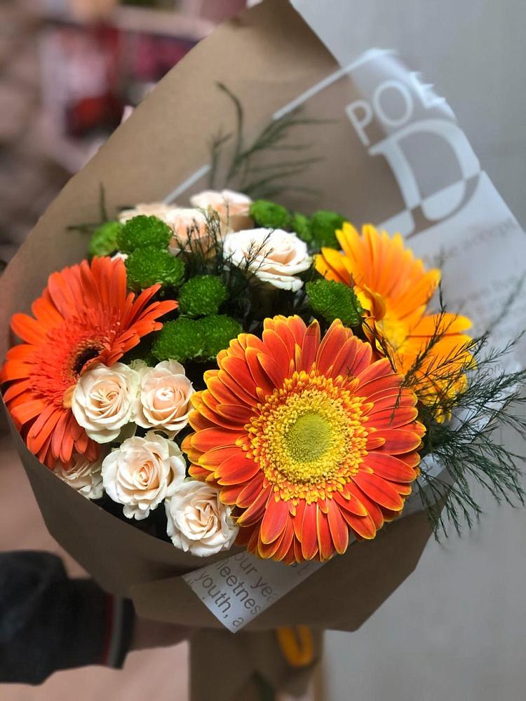 Букет цветов из: Герберы, Хризантемы и Розы в Хороле