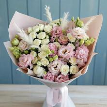 Букет цветов из:  Альстромерии и Розы в Хороле