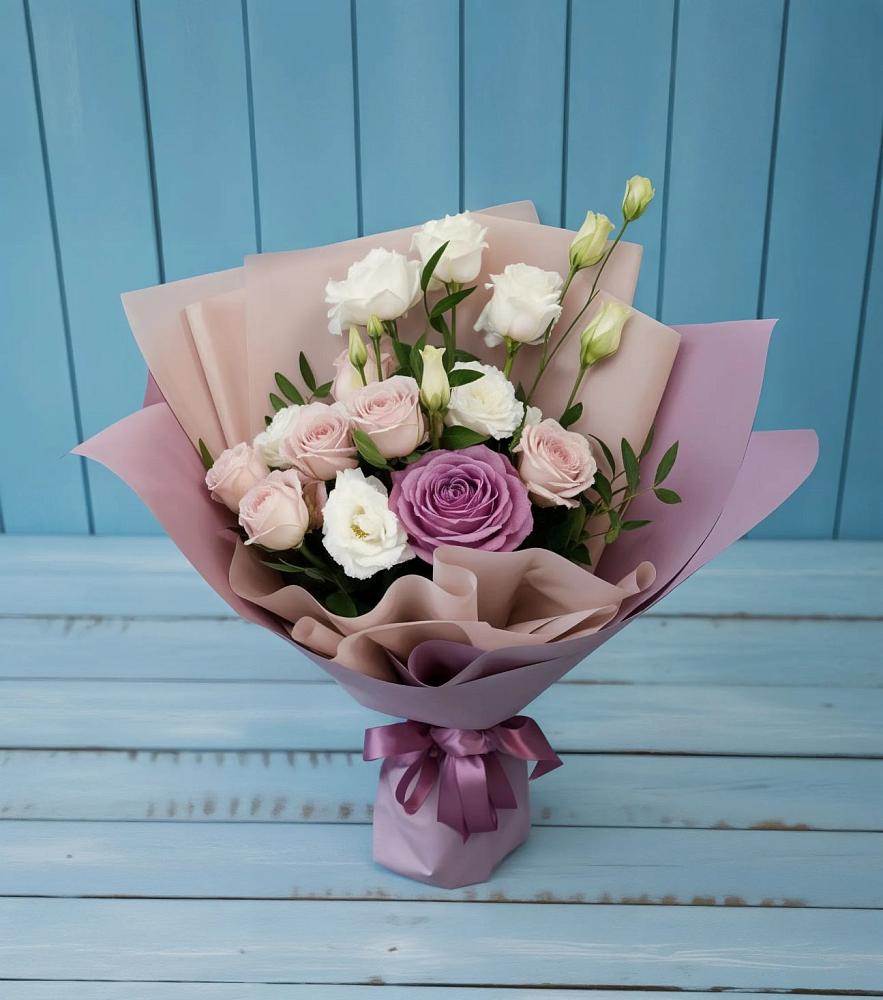 Букет цветов из: Розы и Лизиантусы в Хороле